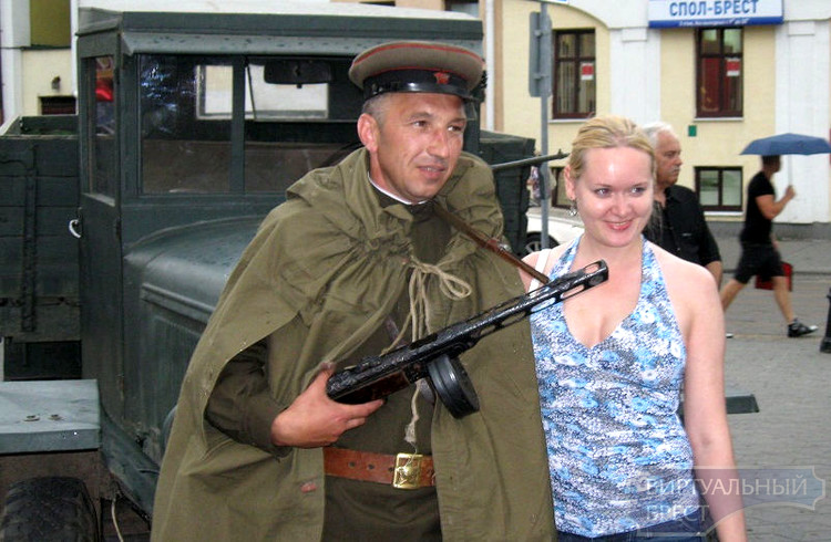 Последний мирный день перед войной... ул. Советская, 21 июня 2012 года - фото - видео
